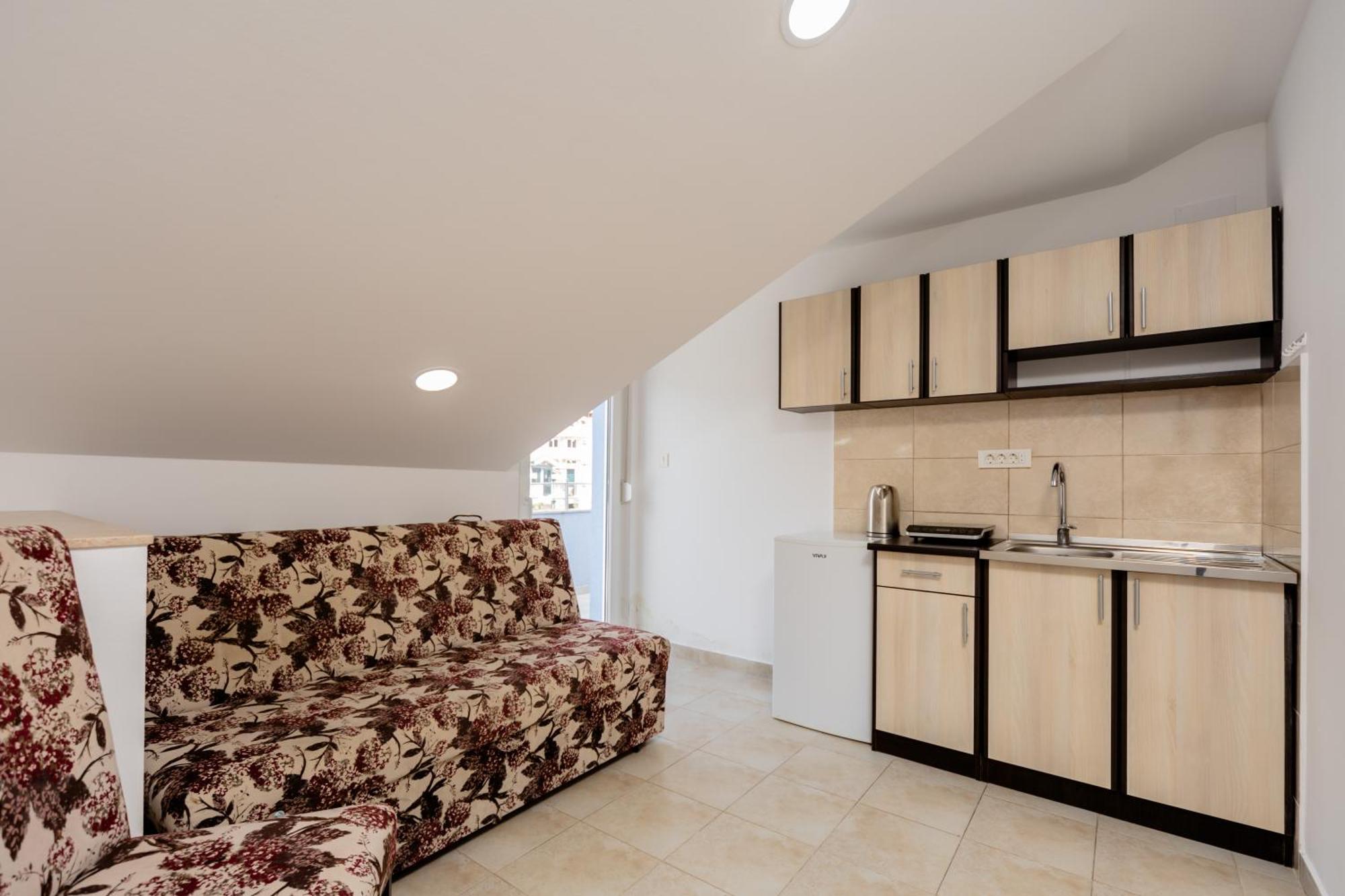Tesla Apartment *